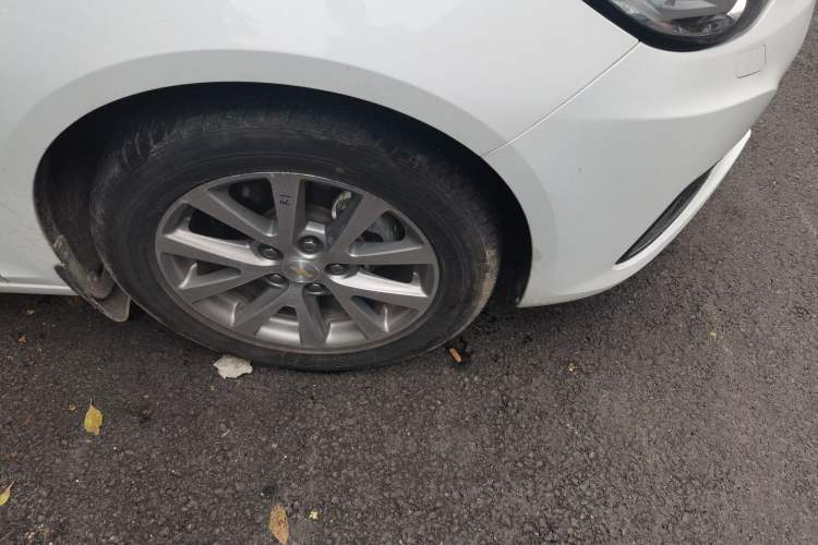 Used Chevrolet Malibu 2018 530T Automatic Luxury Edition Right Front Wheel Hub