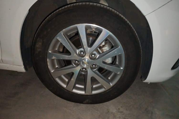 Used Chevrolet Malibu 2018 530T Automatic Luxury Edition Right Front Wheel Hub