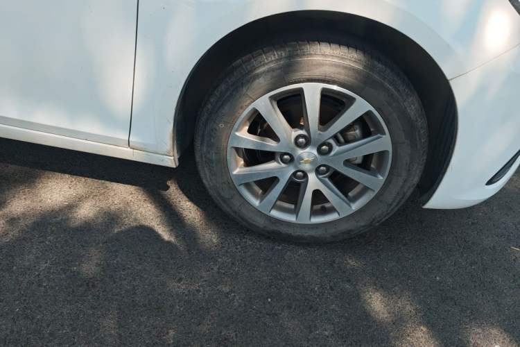 Used Chevrolet Malibu 2018 530T Automatic Luxury Edition Right Front Wheel Hub