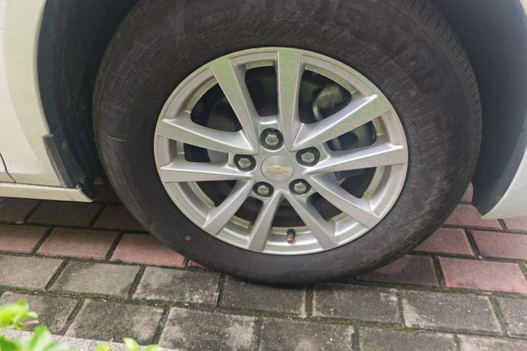Used Chevrolet Malibu 2018 530T Automatic Fashion Edition Right Front Wheel Hub
