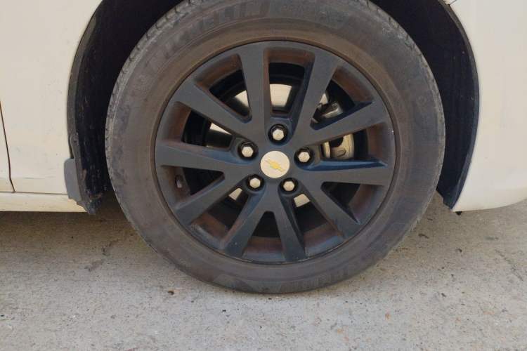 Used Chevrolet Malibu 2018 530T Automatic Luxury Edition Right Front Wheel Hub
