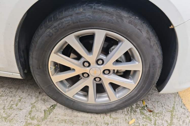 Used Chevrolet Malibu 2018 530T Automatic Luxury Edition Right Front Wheel Hub