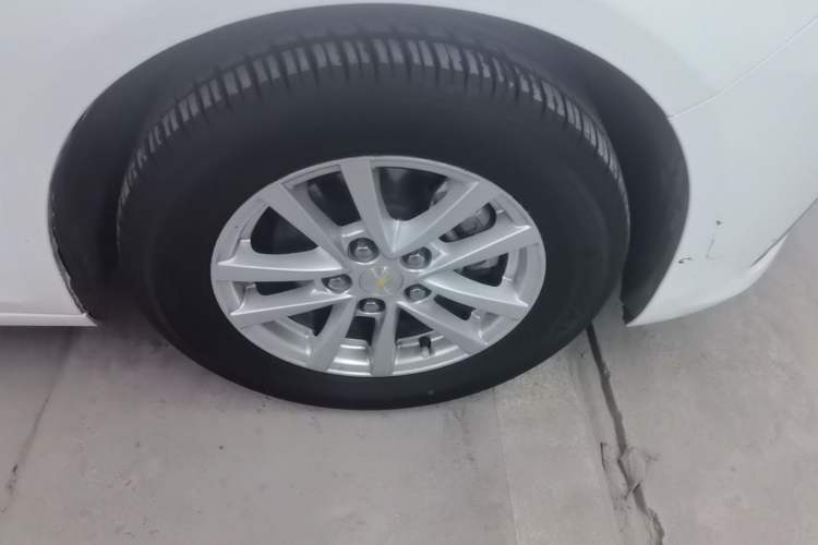 Used Chevrolet Malibu 2018 530T Automatic Comfort Edition Right Front Wheel Hub