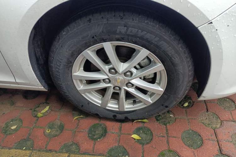 Used Chevrolet Malibu 2018 530T Automatic Comfort Edition Right Front Wheel Hub