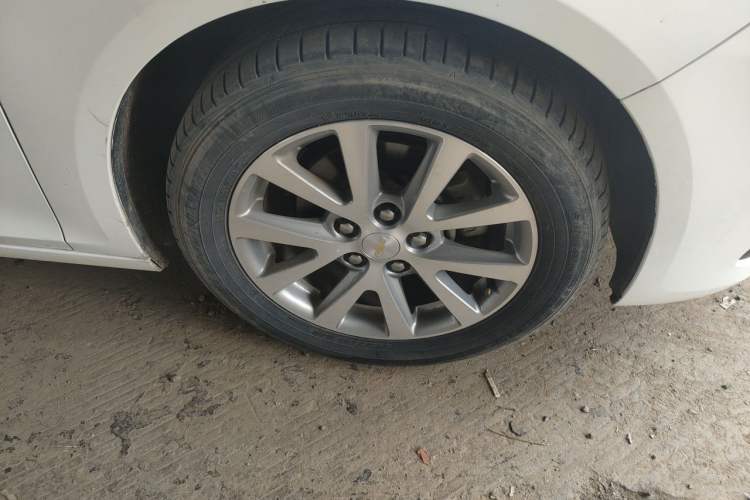 Used Chevrolet Malibu 2018 530T Automatic Luxury Edition Right Front Wheel Hub