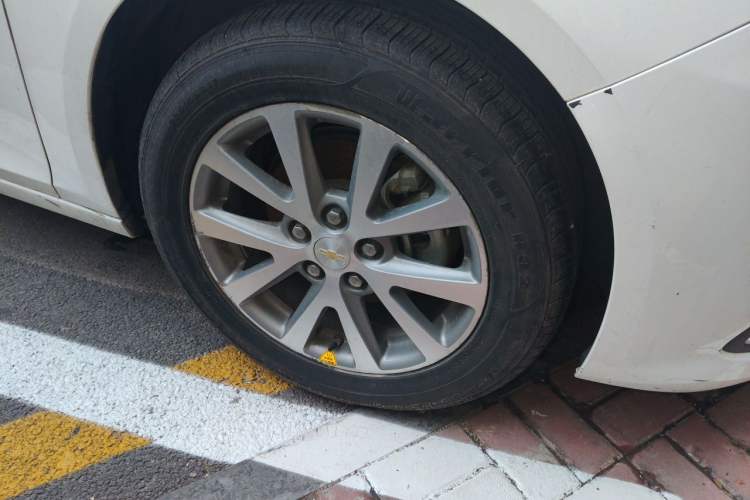 Used Chevrolet Malibu 2018 530T Automatic Luxury Edition Right Front Wheel Hub