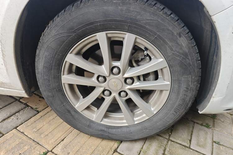 Used Chevrolet Malibu 2018 530T Automatic Fashion Edition Right Front Wheel Hub