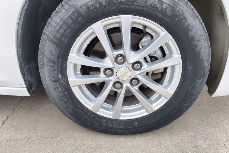 Used Chevrolet Malibu 2018 530T Automatic Fashion Edition Right Front Wheel Hub
