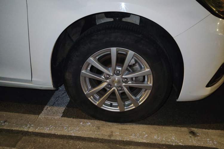 Used Chevrolet Malibu 2018 530T Automatic Fashion Edition Right Front Wheel Hub