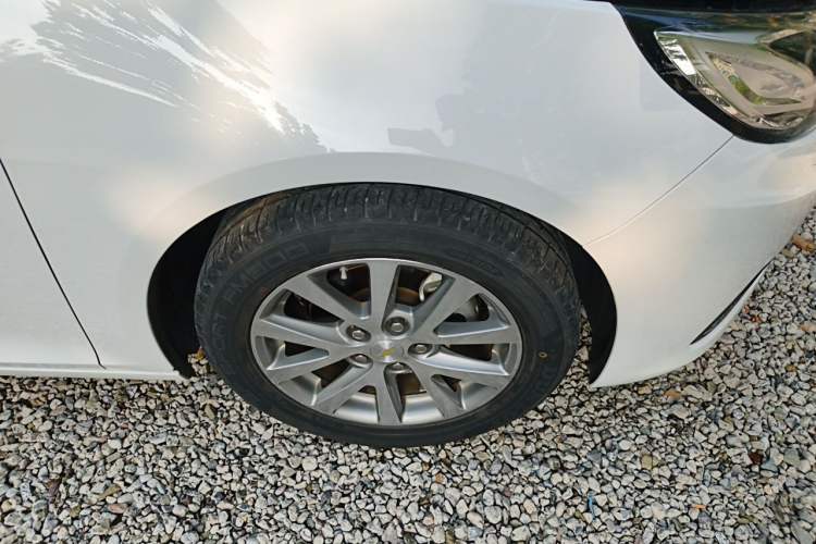 Used Chevrolet Malibu 2018 530T Automatic Luxury Edition Right Front Wheel Hub