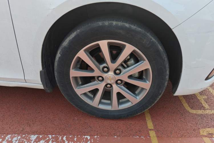 Used Chevrolet Malibu 2018 530T Automatic Luxury Edition Right Front Wheel Hub