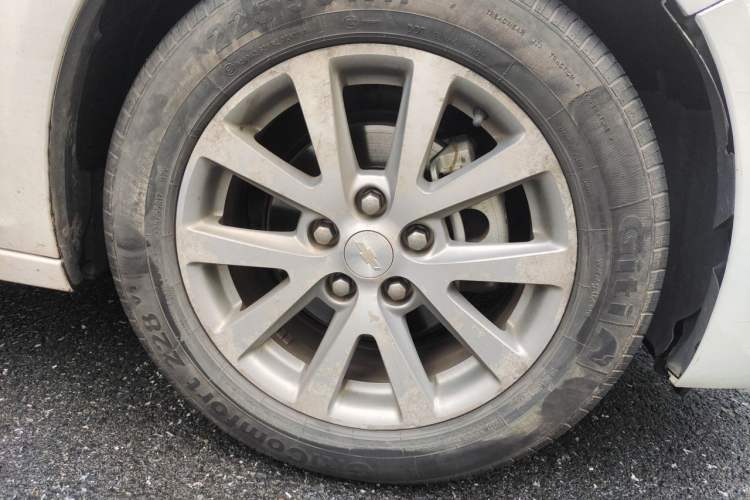 Used Chevrolet Malibu 2018 530T Automatic Luxury Edition Right Front Wheel Hub