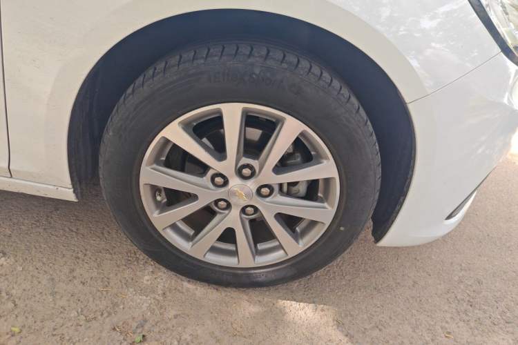Used Chevrolet Malibu 2018 530T Automatic Luxury Edition Right Front Wheel Hub