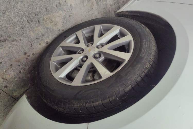 Used Chevrolet Malibu 2018 530T Automatic Luxury Edition Right Front Wheel Hub