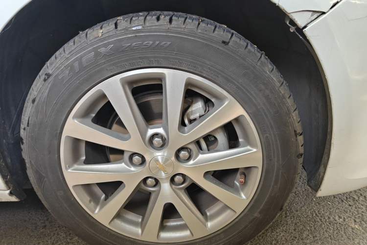 Used Chevrolet Malibu 2018 530T Automatic Luxury Edition Right Front Wheel Hub