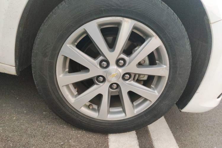 Used Chevrolet Malibu 2018 530T Automatic Luxury Edition Right Front Wheel Hub