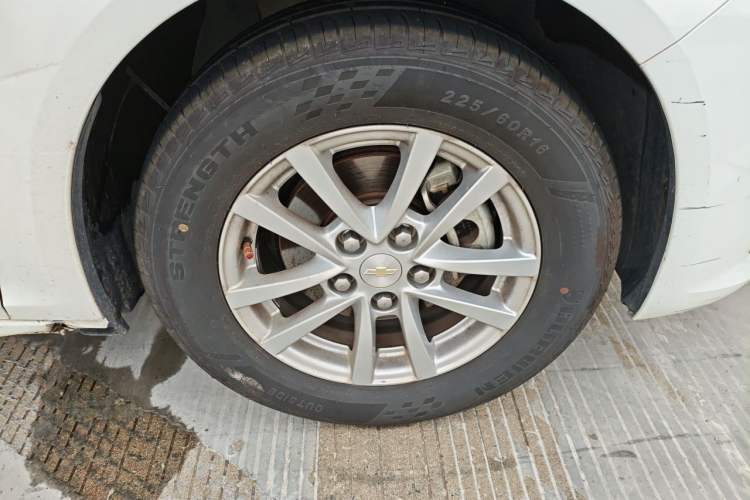 Used Chevrolet Malibu 2018 530T Automatic Fashion Edition Right Front Wheel Hub