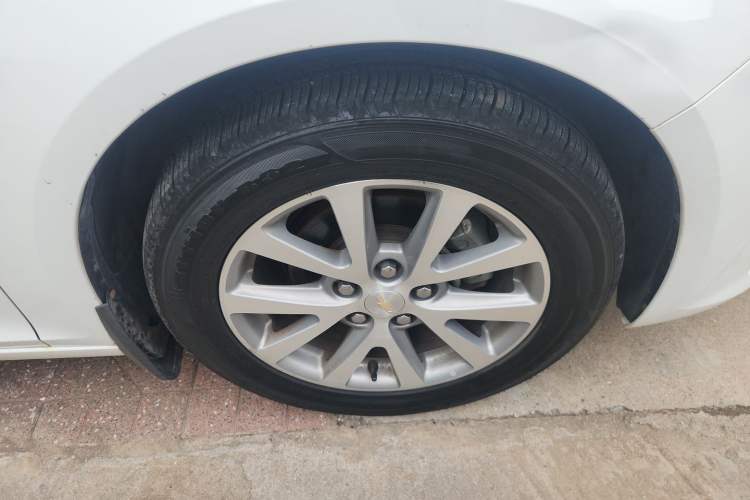 Used Chevrolet Malibu 2018 530T Automatic Luxury Edition Right Front Wheel Hub