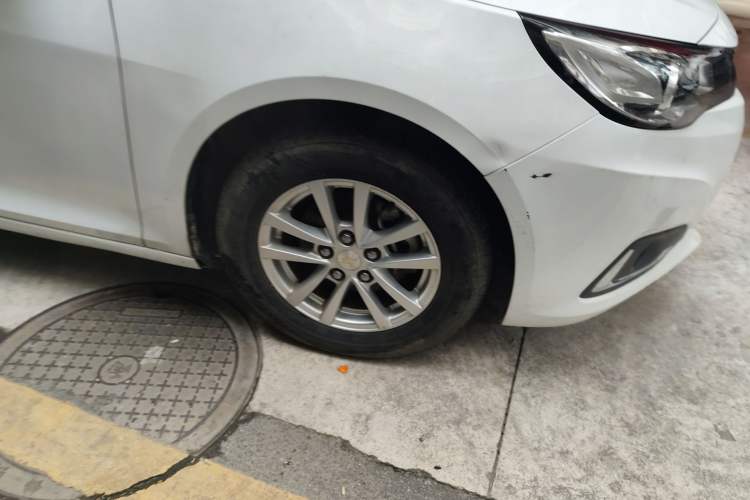 Used Chevrolet Malibu 2018 530T Automatic Fashion Edition Right Front Wheel Hub