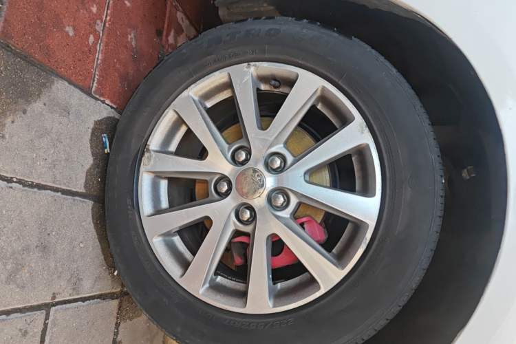 Used Chevrolet Malibu 2018 530T Automatic Luxury Edition Right Front Wheel Hub