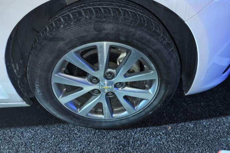 Used Chevrolet Malibu 2018 530T Automatic Luxury Edition Right Front Wheel Hub