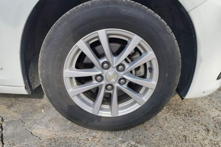 Used Chevrolet Malibu 2018 530T Automatic Fashion Edition Right Front Wheel Hub