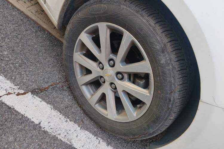 Used Chevrolet Malibu 2018 530T Automatic Luxury Edition Right Front Wheel Hub