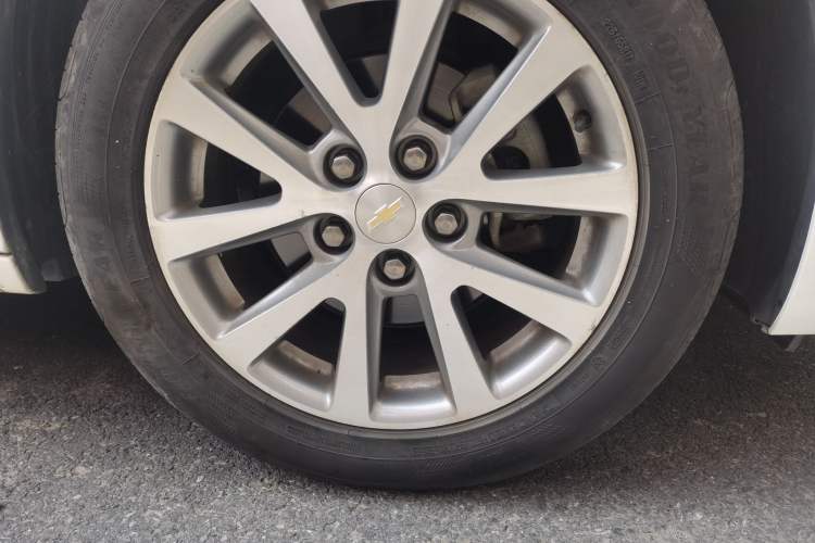 Used Chevrolet Malibu 2018 530T Automatic Luxury Edition Right Front Wheel Hub