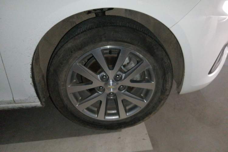 Used Chevrolet Malibu 2018 530T Automatic Luxury Edition Right Front Wheel Hub