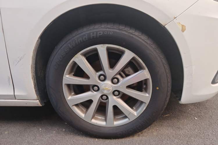 Used Chevrolet Malibu 2018 530T Automatic Luxury Edition Right Front Wheel Hub