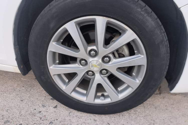Used Chevrolet Malibu 2018 530T Automatic Luxury Edition Right Front Wheel Hub