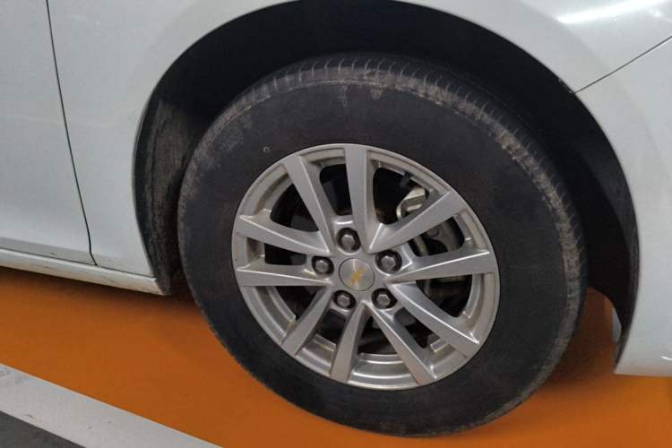 Used Chevrolet Malibu 2018 530T Automatic Fashion Edition Right Front Wheel Hub