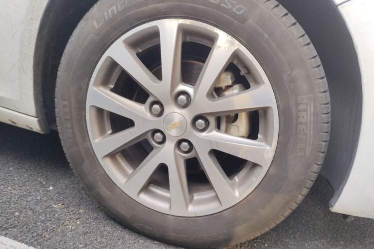 Used Chevrolet Malibu 2018 530T Automatic Luxury Edition Right Front Wheel Hub