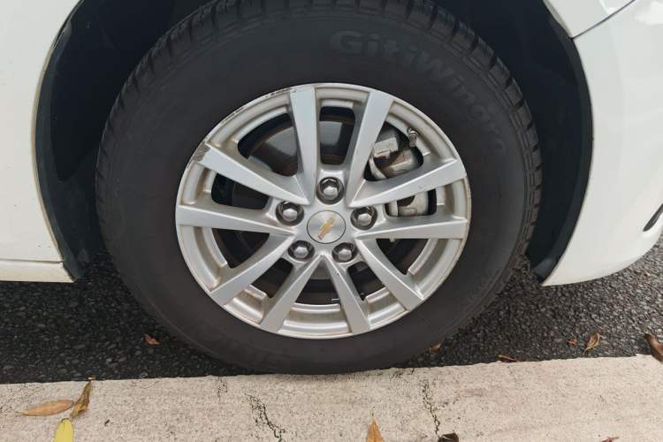 Used Chevrolet Malibu 2018 530T Automatic Fashion Edition Right Front Wheel Hub