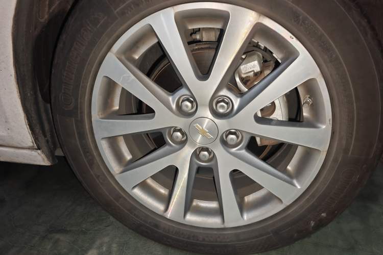 Used Chevrolet Malibu 2018 530T Automatic Luxury Edition Right Front Wheel Hub