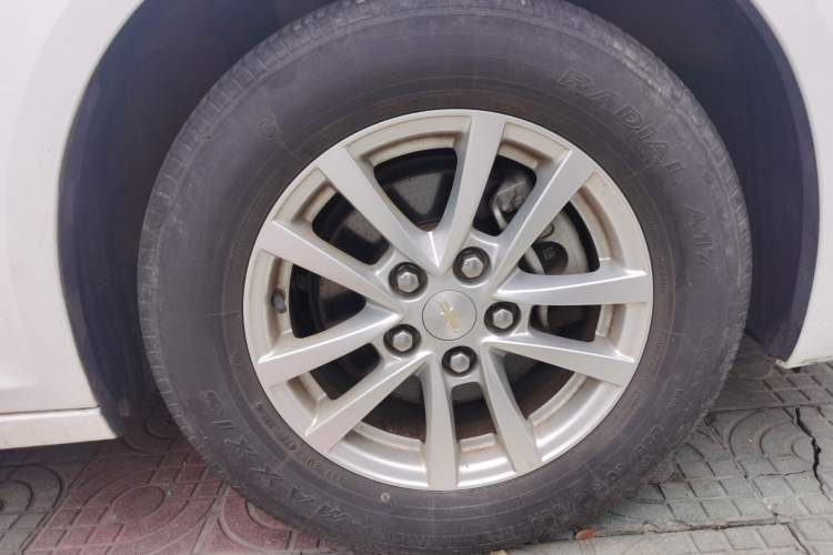 Used Chevrolet Malibu 2018 530T Automatic Fashion Edition Right Front Wheel Hub