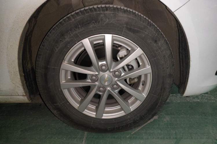 Used Chevrolet Malibu 2018 530T Automatic Fashion Edition Right Front Wheel Hub