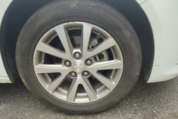 Used Chevrolet Malibu 2018 530T Automatic Luxury Edition Right Front Wheel Hub