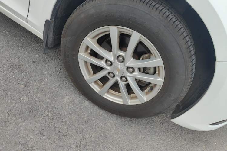 Used Chevrolet Malibu 2018 530T Automatic Fashion Edition Right Front Wheel Hub