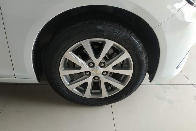 Used Chevrolet Malibu 2018 530T Automatic Luxury Edition Right Front Wheel Hub