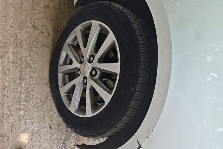 Used Chevrolet Malibu 2018 530T Automatic Luxury Edition Right Front Wheel Hub