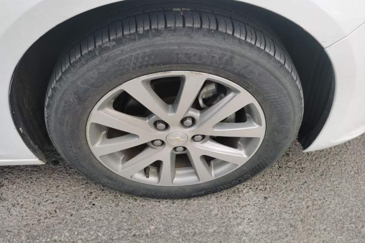 Used Chevrolet Malibu 2018 530T Automatic Luxury Edition Right Front Wheel Hub
