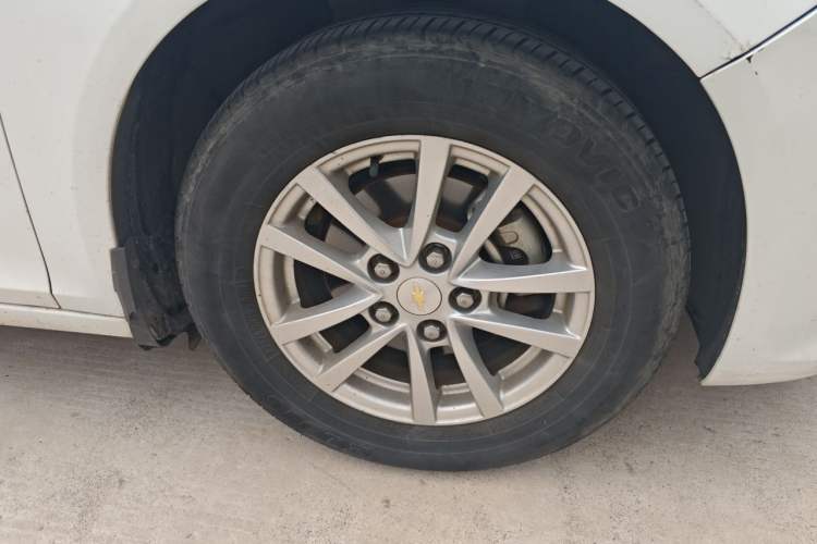 Used Chevrolet Malibu 2018 530T Automatic Fashion Edition Right Front Wheel Hub