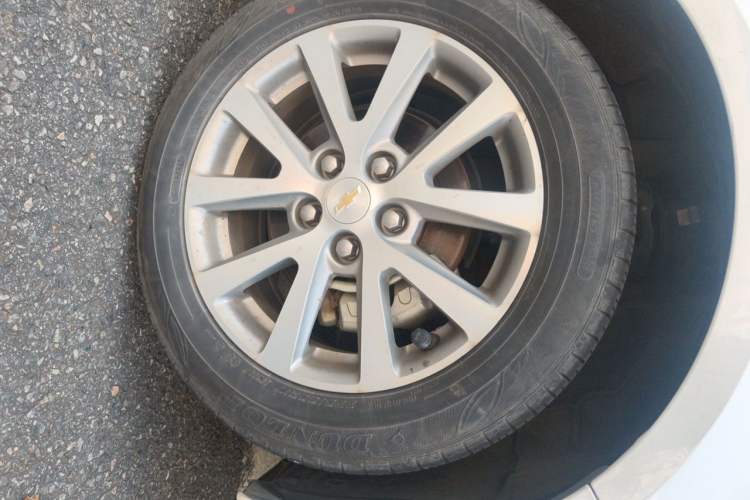 Used Chevrolet Malibu 2018 530T Automatic Luxury Edition Right Front Wheel Hub