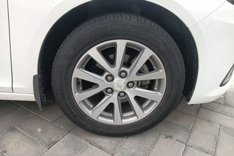 Used Chevrolet Malibu 2018 530T Automatic Luxury Edition Right Front Wheel Hub