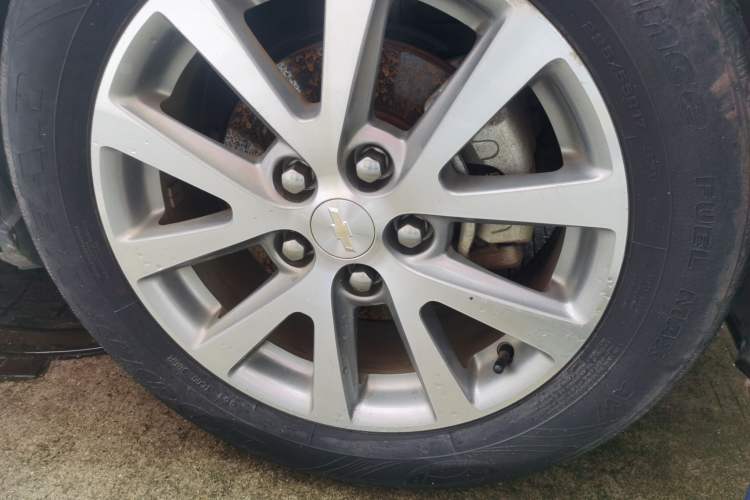 Used Chevrolet Malibu 2018 530T Automatic Luxury Edition Right Front Wheel Hub