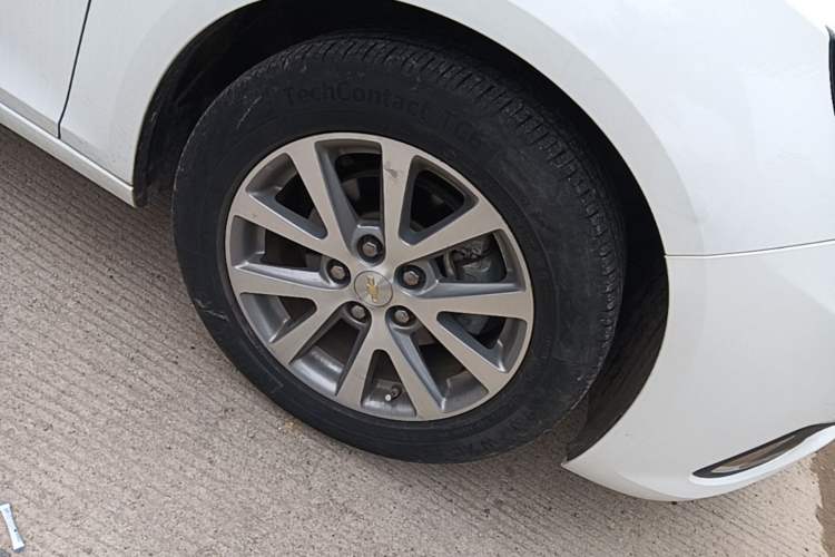 Used Chevrolet Malibu 2018 530T Automatic Luxury Edition Right Front Wheel Hub