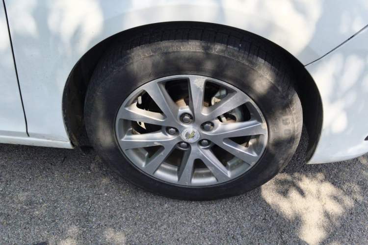 Used Chevrolet Malibu 2018 530T Automatic Luxury Edition Right Front Wheel Hub