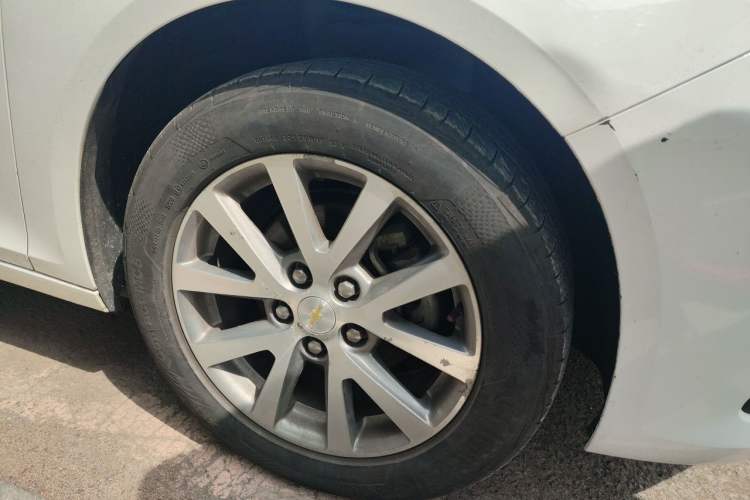 Used Chevrolet Malibu 2018 530T Automatic Luxury Edition Right Front Wheel Hub