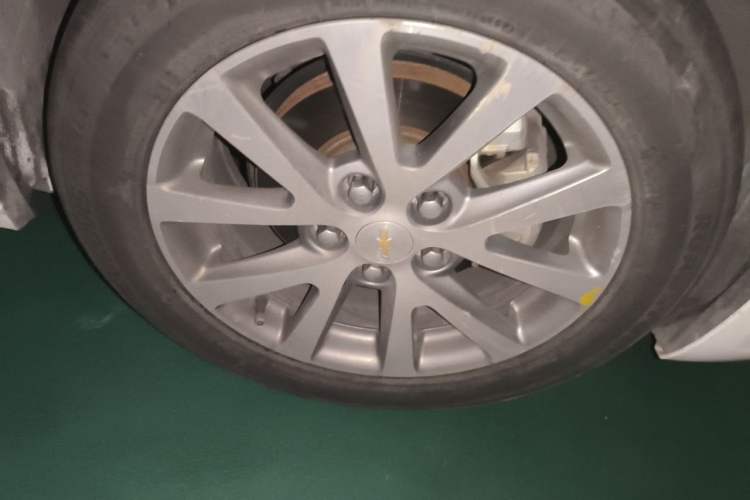 Used Chevrolet Malibu 2018 530T Automatic Luxury Edition Right Front Wheel Hub